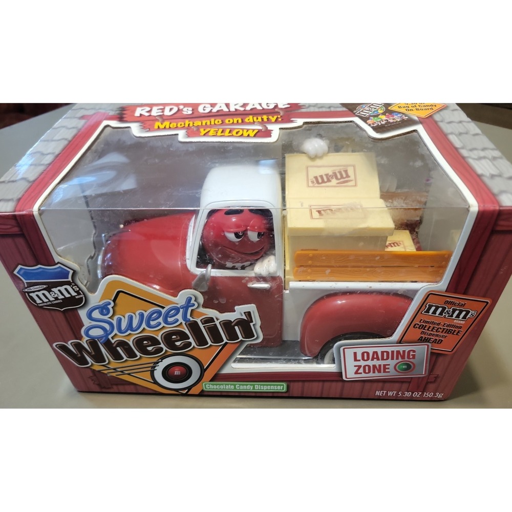 M&M Sweet Wheelin' Red's Garage Candy Dispenser Pickup Truck New in Box